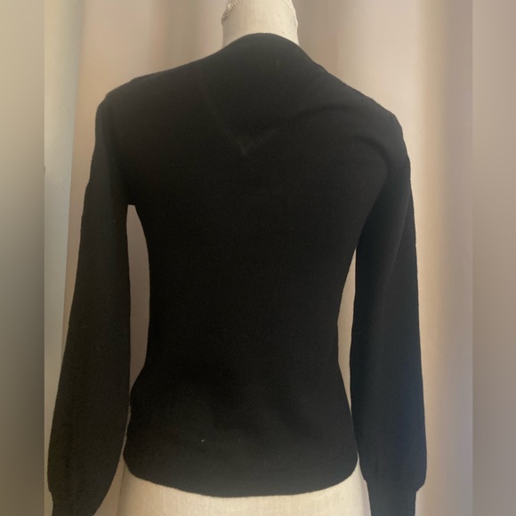 Calvin Klein Collection Merino Wool V-neck sweater. - Picture 2 of 7